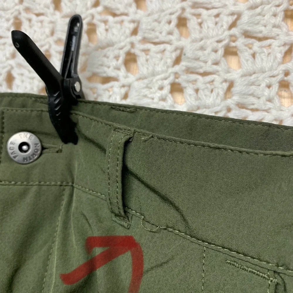The North Face Shorts Mens Size 30 (30x7) Olive Green Performance Hiking Walking